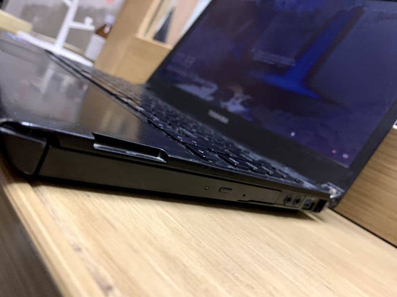 laptop 8gb ram 500gb hard 4