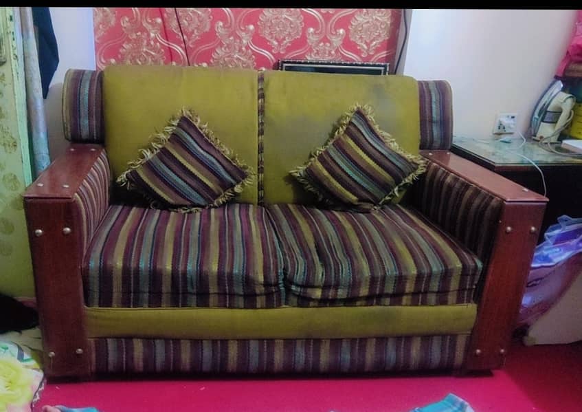 sofa 2 seater 0