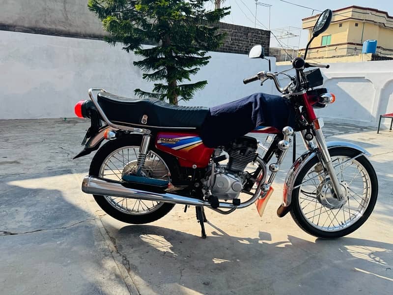 Honda 125 2009 modal 10