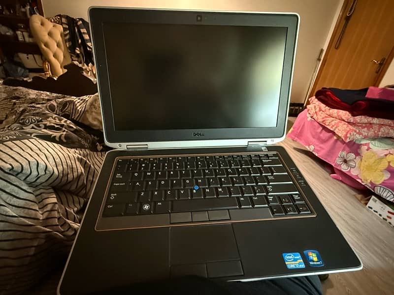 Dell Latitude E6320 0