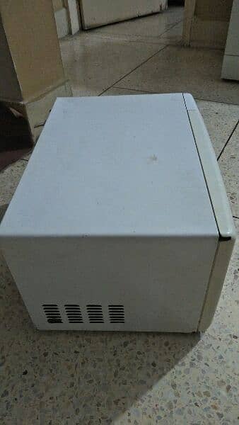 Dawlance Microwave oven 4