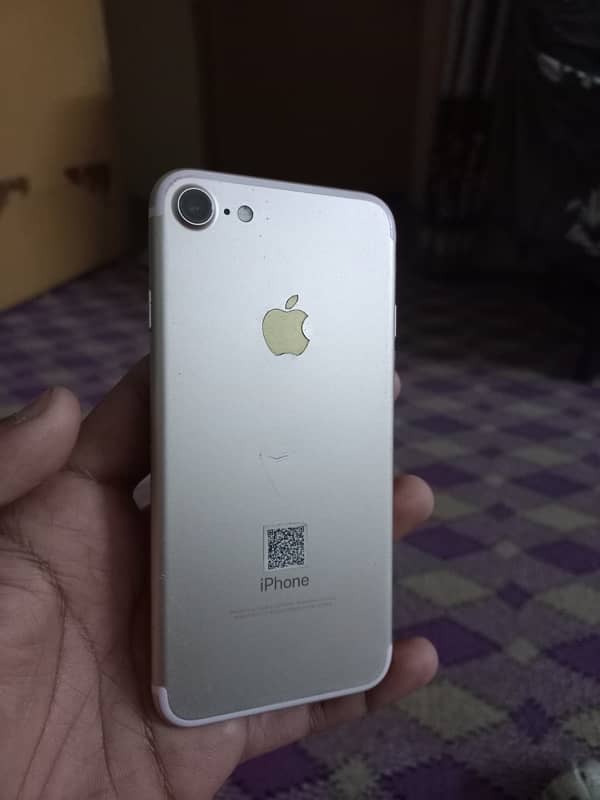 selling Iphone 7 128gb non pta Jv 5