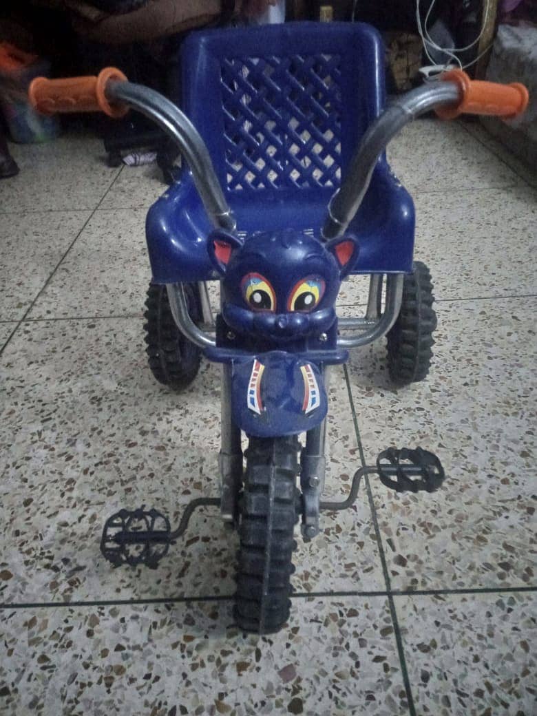 PURPLE TRI-CYCLE FOR 1-5 YEARS OLD KIDS CONDITION 10/10 LIKE NEW 4