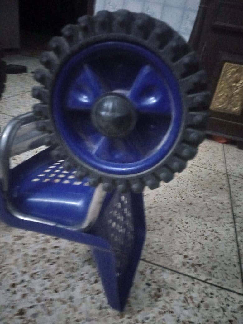 PURPLE TRI-CYCLE FOR 1-5 YEARS OLD KIDS CONDITION 10/10 LIKE NEW 11