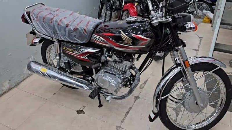 Urgent Sale Honda 125 Just 4900Km used Like as new bike open letter 0