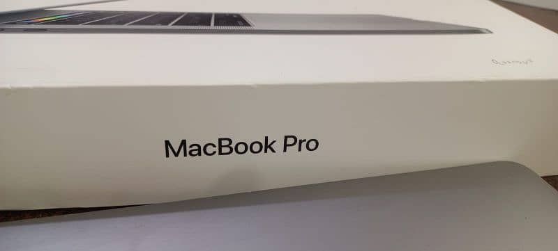 MacBook pro 15 inc 16 GB ram 250gb hard disk 0