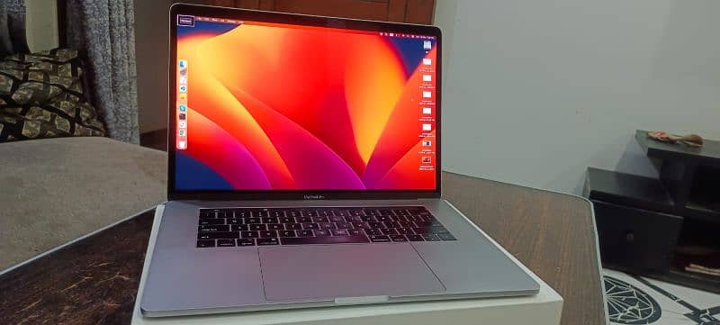 MacBook pro 15 inc 16 GB ram 250gb hard disk 1