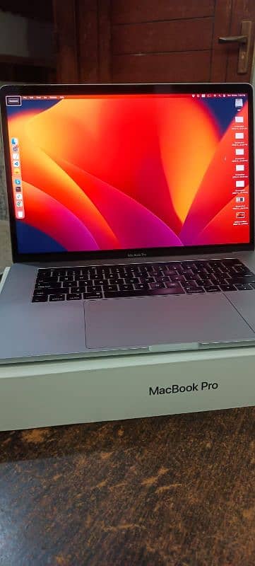 MacBook pro 15 inc 16 GB ram 250gb hard disk 2