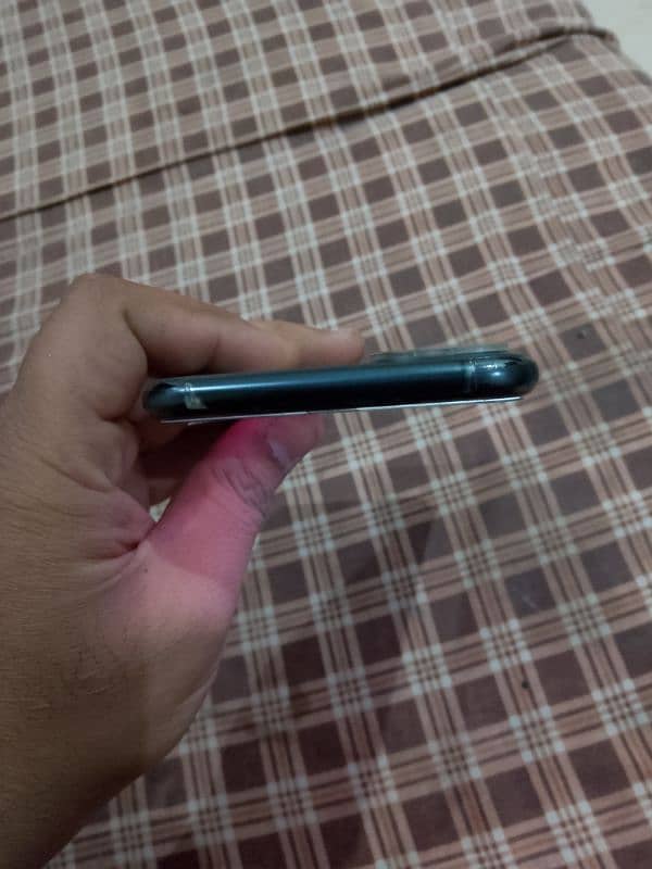 iphone 11pro max 256gb (non pta) 1