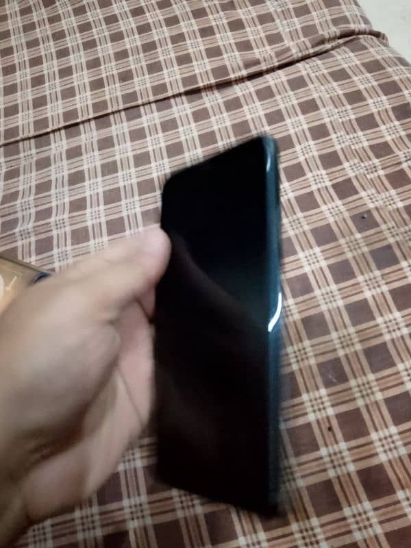 iphone 11pro max 256gb (non pta) 4