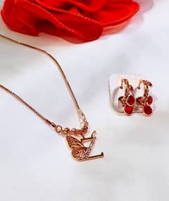 Beautiful Z Letter Pendant with Free Earrings