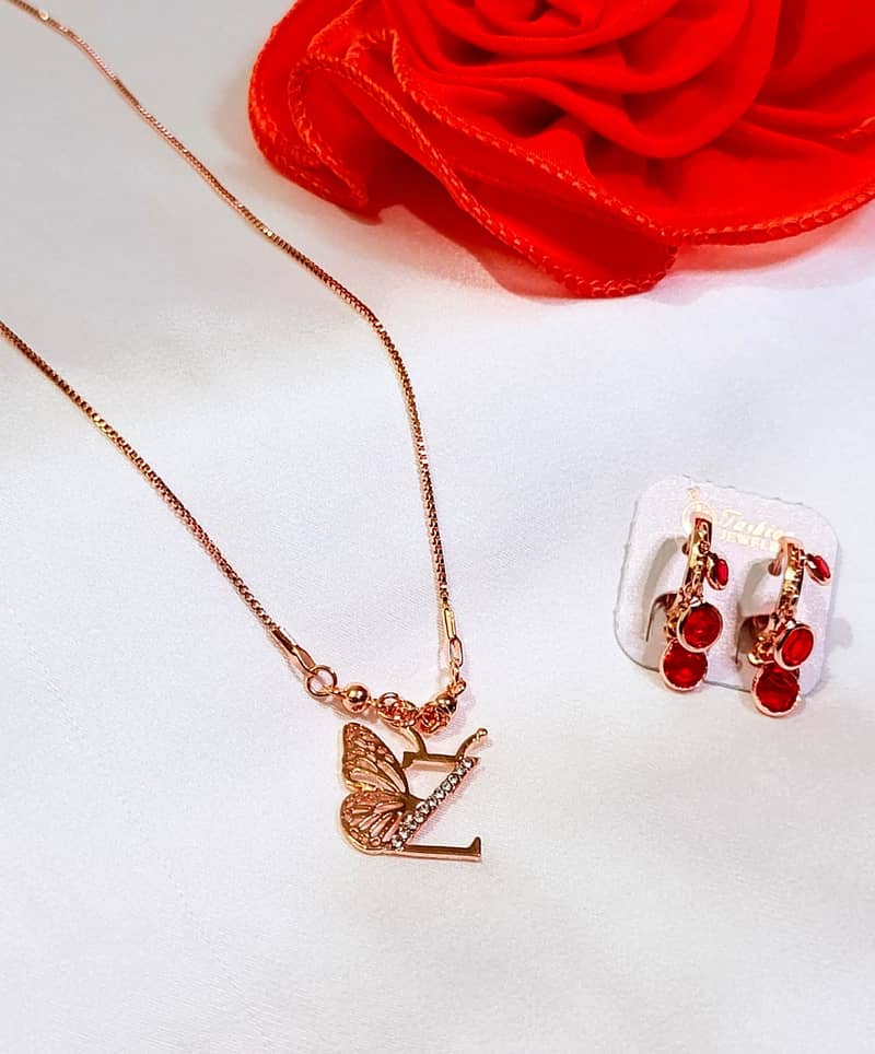 Beautiful Z Letter Pendant with Free Earrings 2