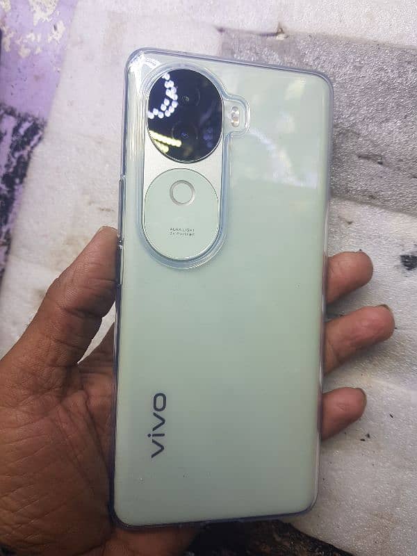 vivo v40 e 8/256 1