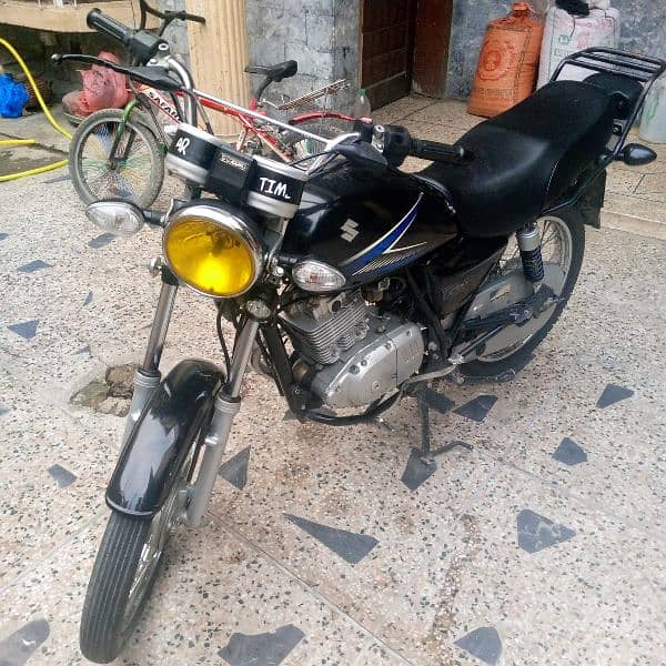 I sell my Suzuki GS 150 modle 2014 4