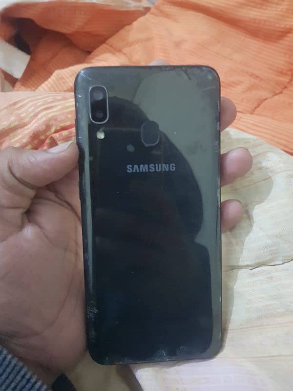 samsung a20 3gb 32gb all ok pta official approve 1