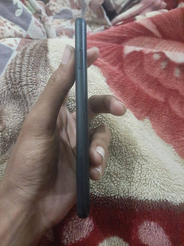 google pixel 4. . .  6/64. . .  non pta 2