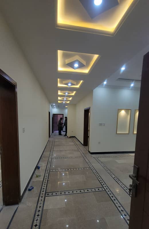 1 kanal very beautiful hot location lour groun floor for rent available 8