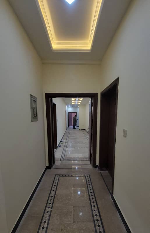 1 kanal very beautiful hot location lour groun floor for rent available 9