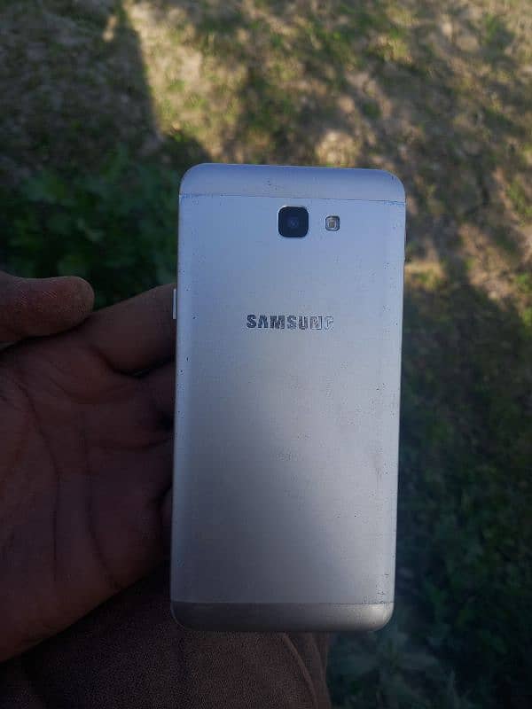 Samsunng on 5  [2gb ram/16 memory] 6