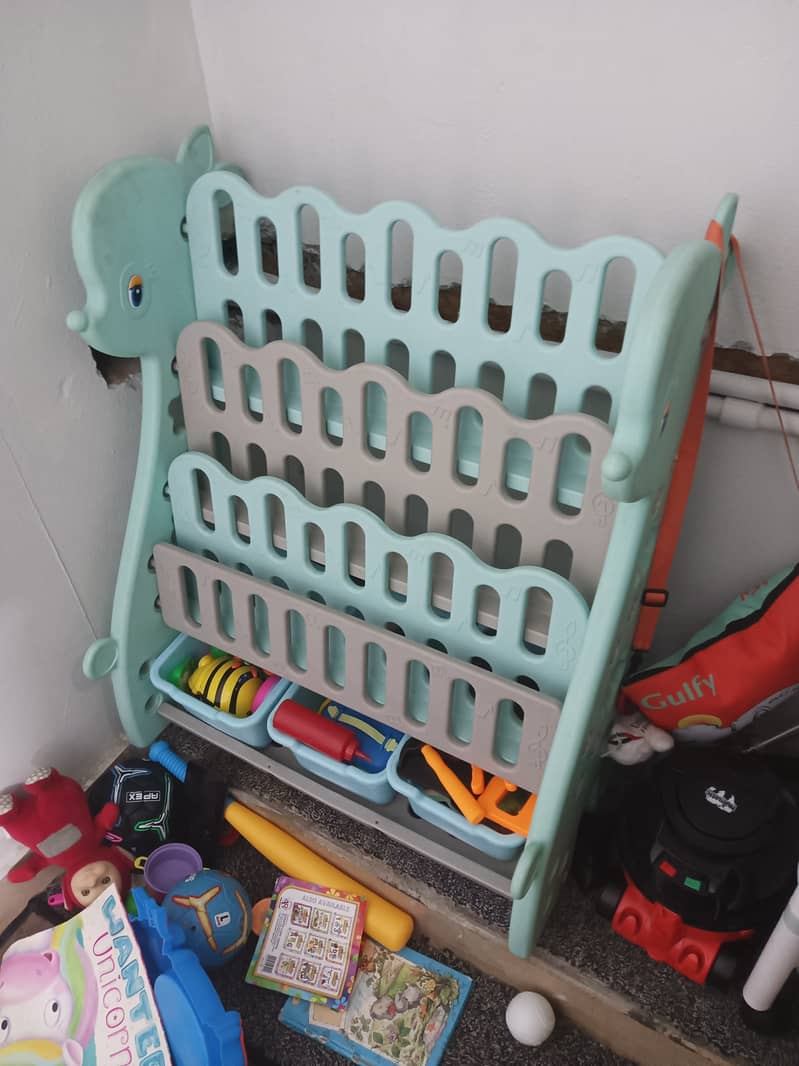 Children's bookshelf and toy trolley 2