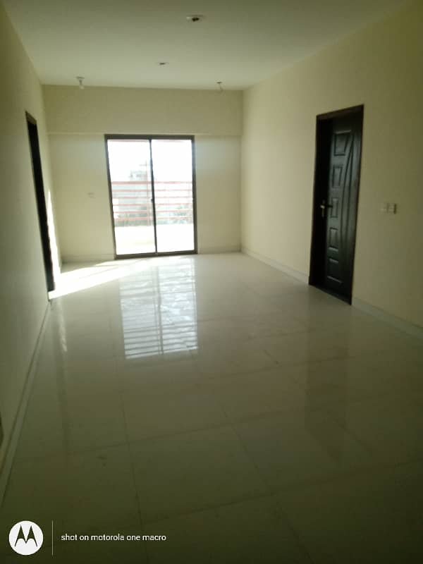 Gold Front Block 10 Gulshan Iqbal Flat For Sale 0