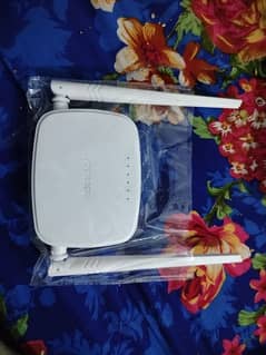 Tenda router for sale new cndtn