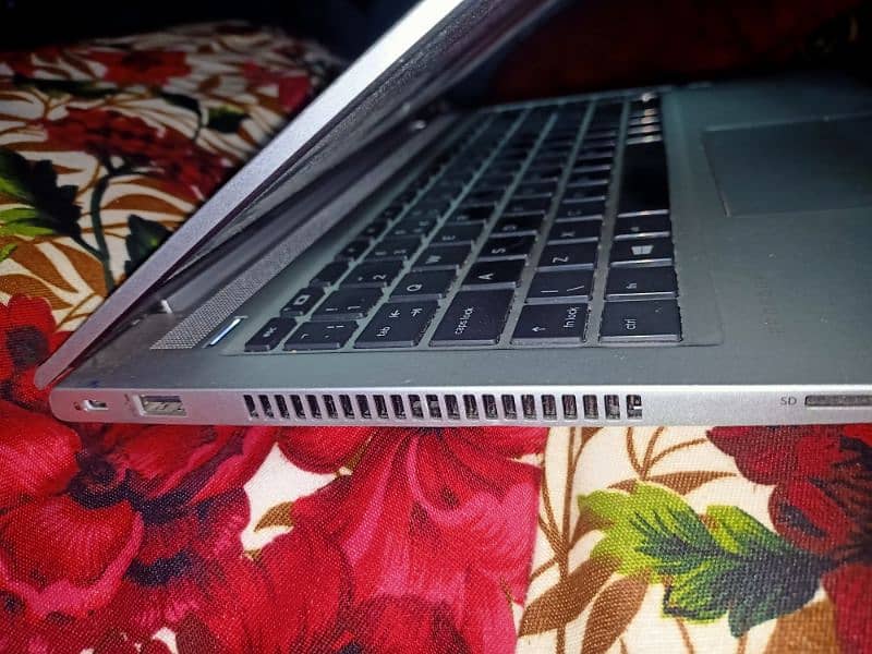 Hp core i7, 7th generation pro book in just Rs. 55000 4