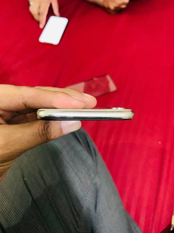 iPhone X 256GB PTA Approved Water Packed with Good Condition 12