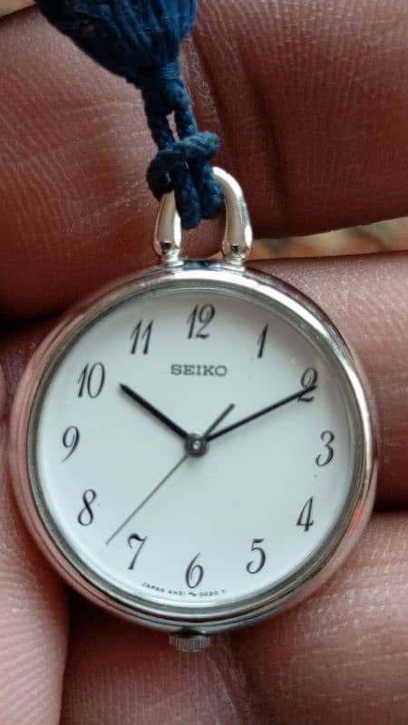 SEIKO QUARTZ WATCHES. . 6