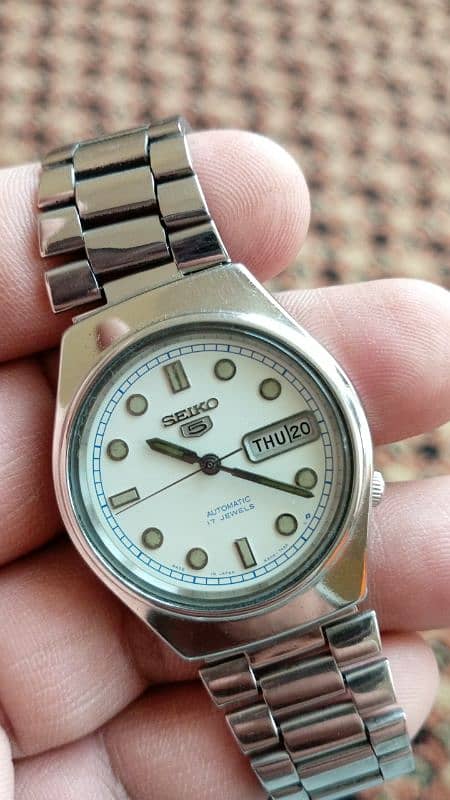 SEIKO QUARTZ WATCHES. . 10