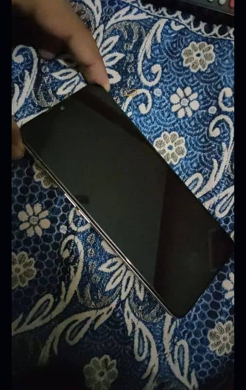 OPPO F 17 1