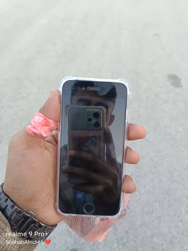 IPhone 6 . . . . . . 16GB  96 health 10by10 condition. . . . 2