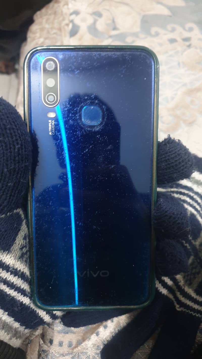 Vivo Y15 With Box + Free Cover only in 22000 5