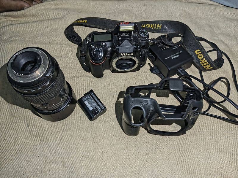 DSLR Nikon D7100 0