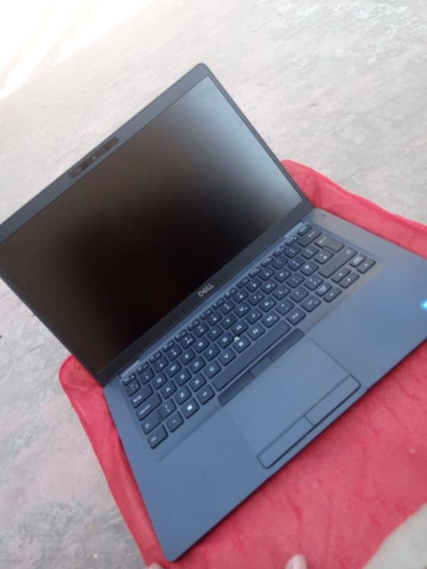 Dell Latitude 5400 - i7 8th Gen - 8/256 1