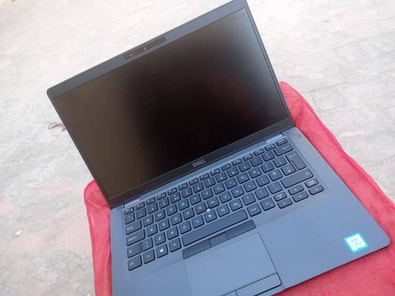 Dell Latitude 5400 - i7 8th Gen - 8/256 2