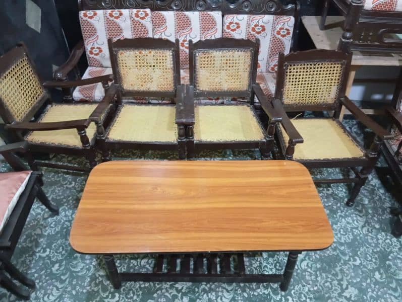 Only table for sale call +92 324 6272091 0