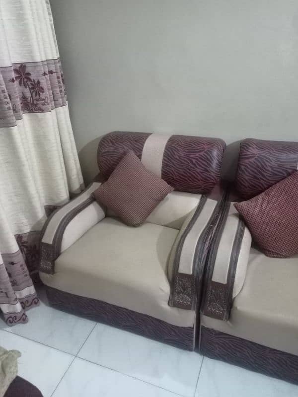 7 Seater Sofa set in Immaculate Condition 1