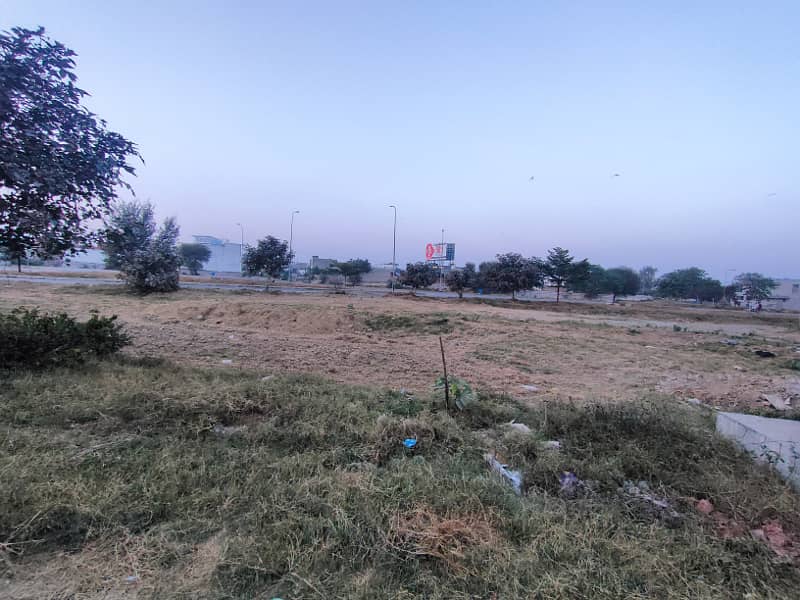 Lucrative Location 10 Marla Residential Plot No 549/1 For Sale In DHA Phase 5 M Block Lahore 1