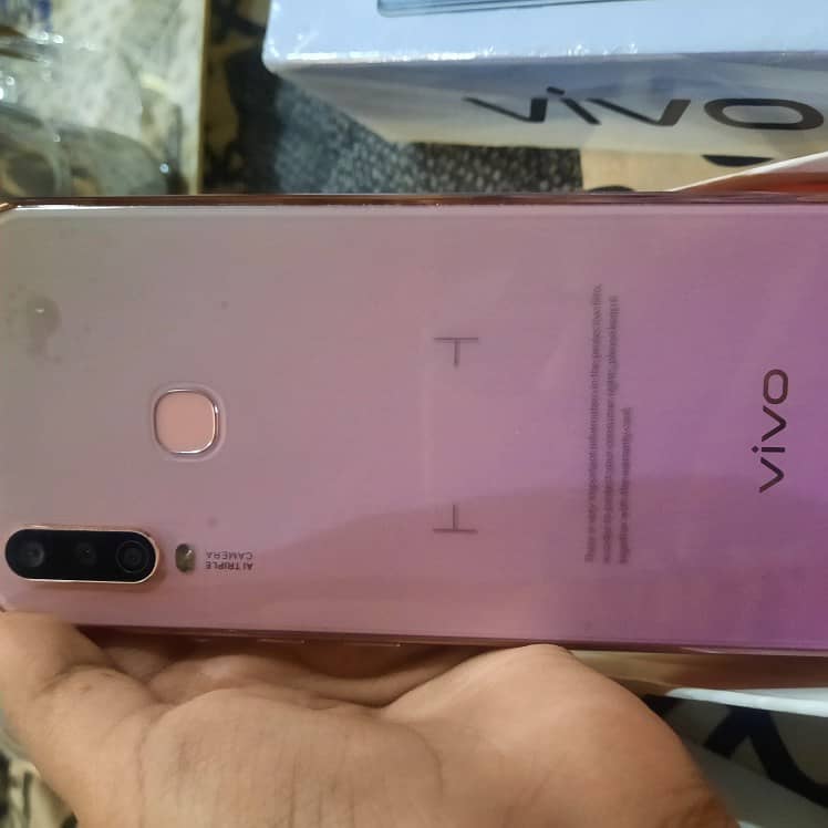 Vivo Y17 8RAM 256ROM FRESH & NEW BUT USED 1