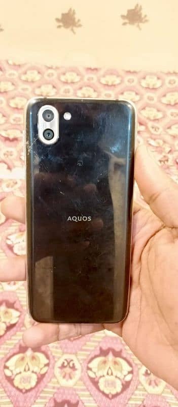 sharp Aquos r2 1