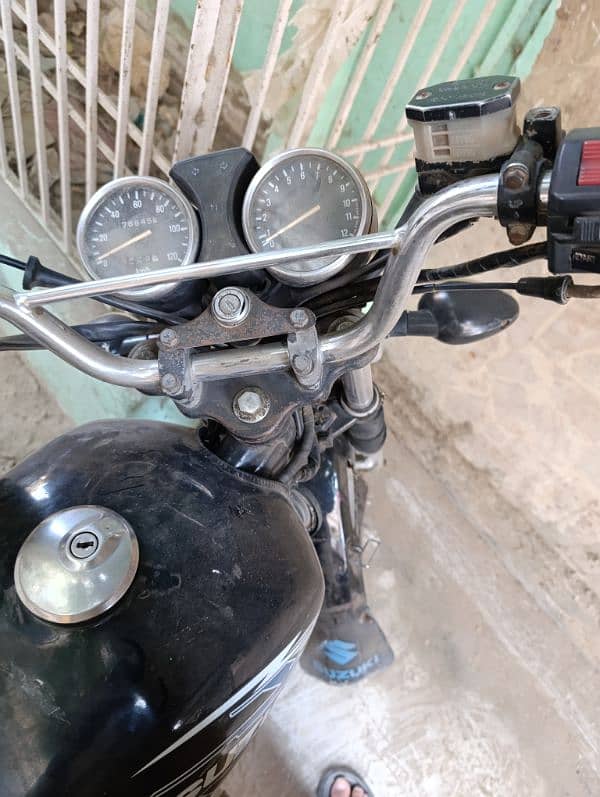 Suzuki GS 150 4