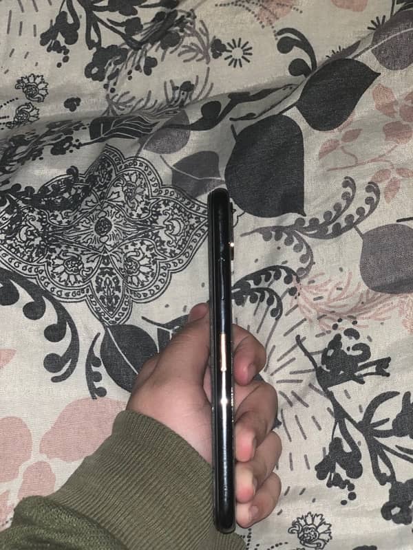 selling iphone x jv without box 3