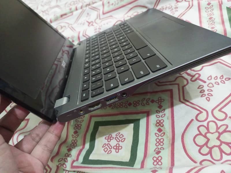 Acer C740 Chromebook 3