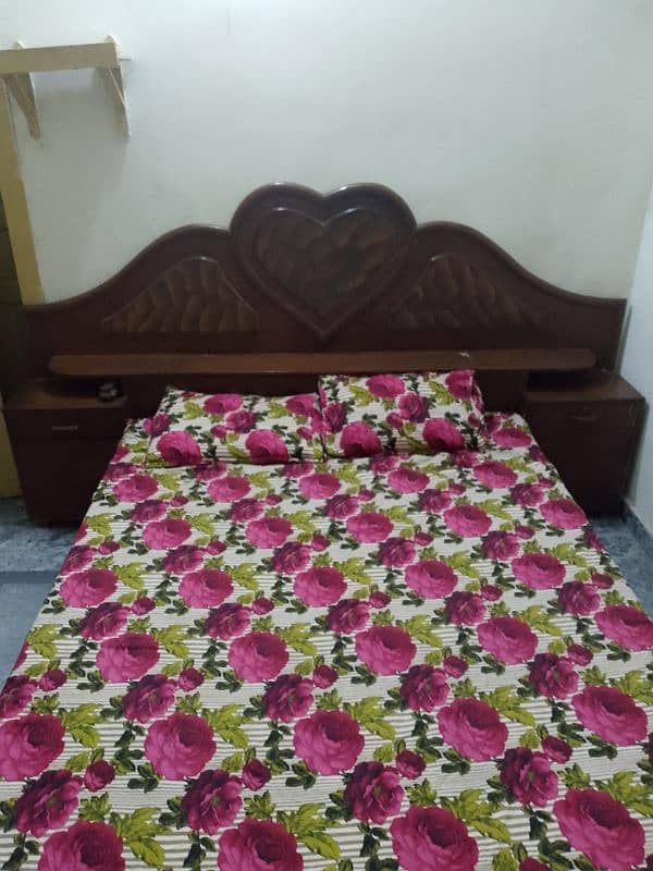 Queen Size Double Bed with attached Side Tables and 1x Dressing Table 3