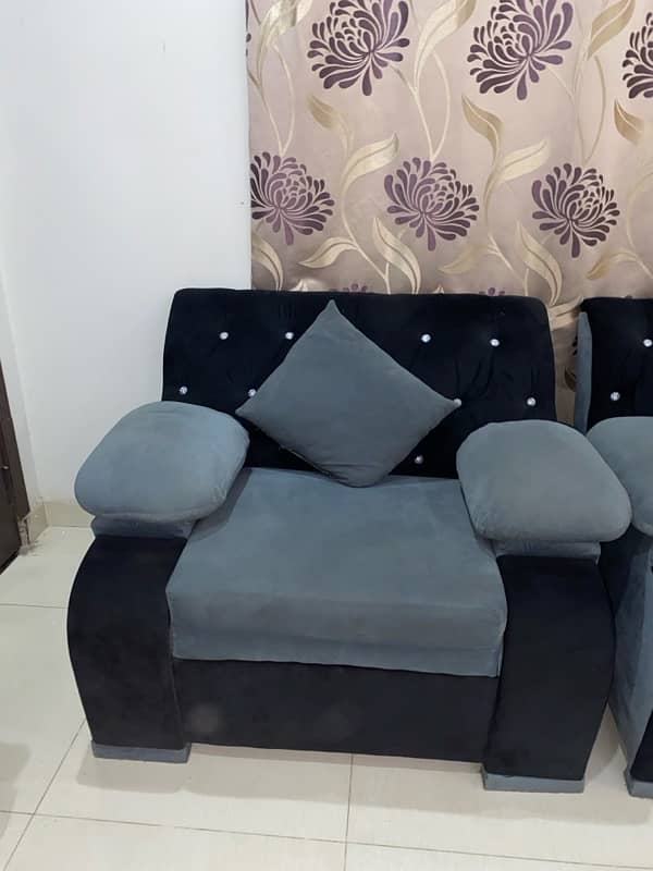 7 seater sofa set minor used 2