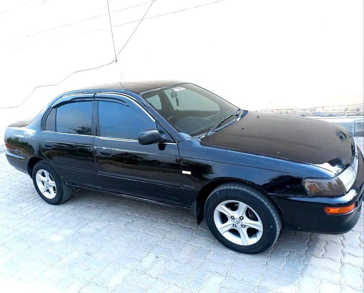 Toyota Corolla XE 2000 1