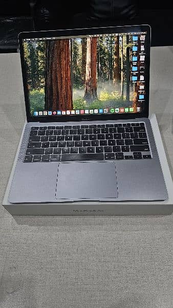 Macbook Air M1 8/256 0