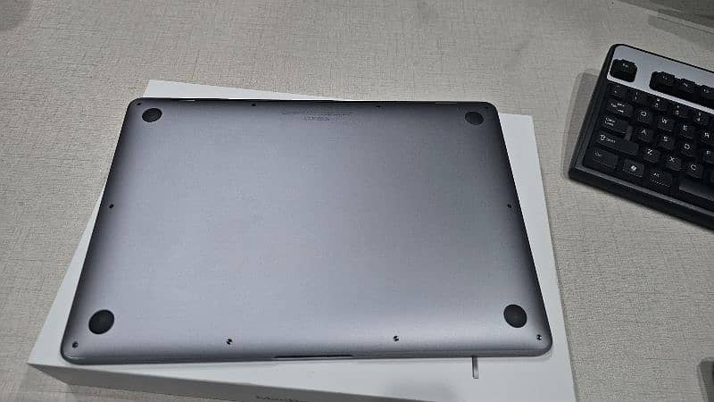 Macbook Air M1 8/256 3