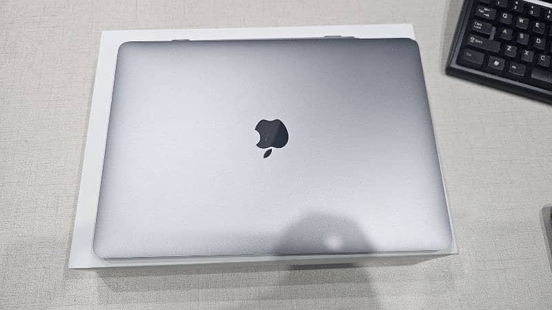 Macbook Air M1 8/256 4